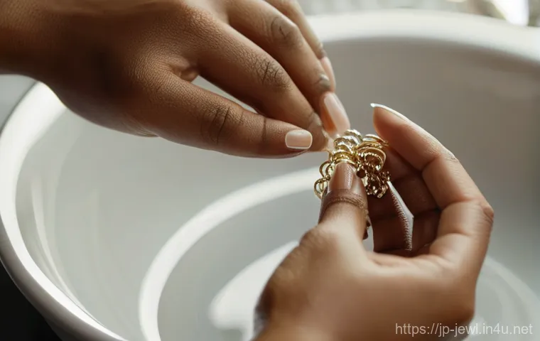 18K 골드 체인 유지 관리법 - Prompt 1: Gentle Home Cleaning of a Delicate Gold Chain**