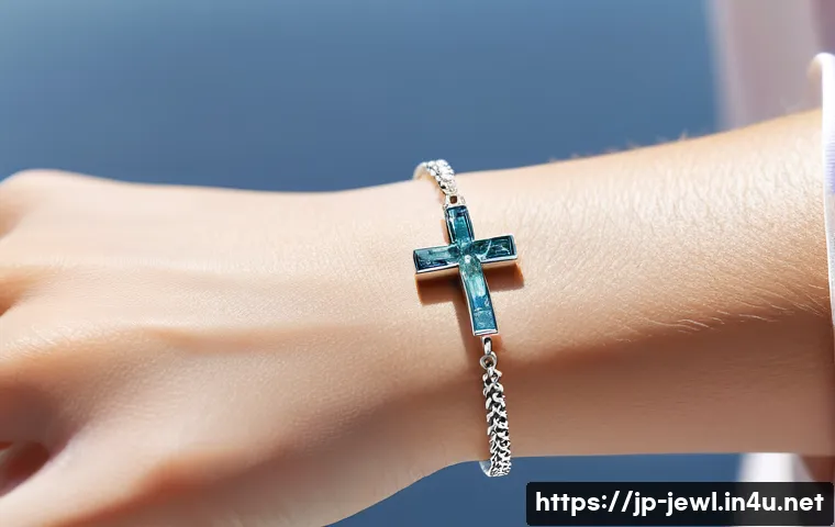 가성비 좋은 럭셔리 팔찌 - A close-up shot of a sophisticated bracelet worn on a wrist, featuring a delicate silver chain with ...